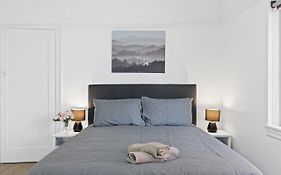 Burwood City Newly Renovated 2 Bed 2 Bath Free Private Parking Big Apt