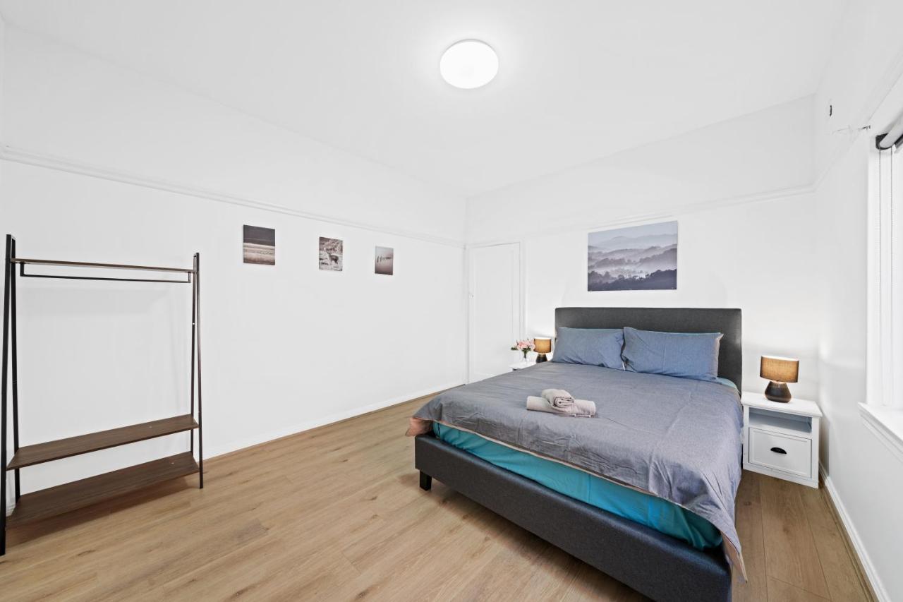 Burwood City Newly Renovated 2 Bed 2 Bath Free Private Parking Big Apt Cité de Cité de Sydney Extérieur photo