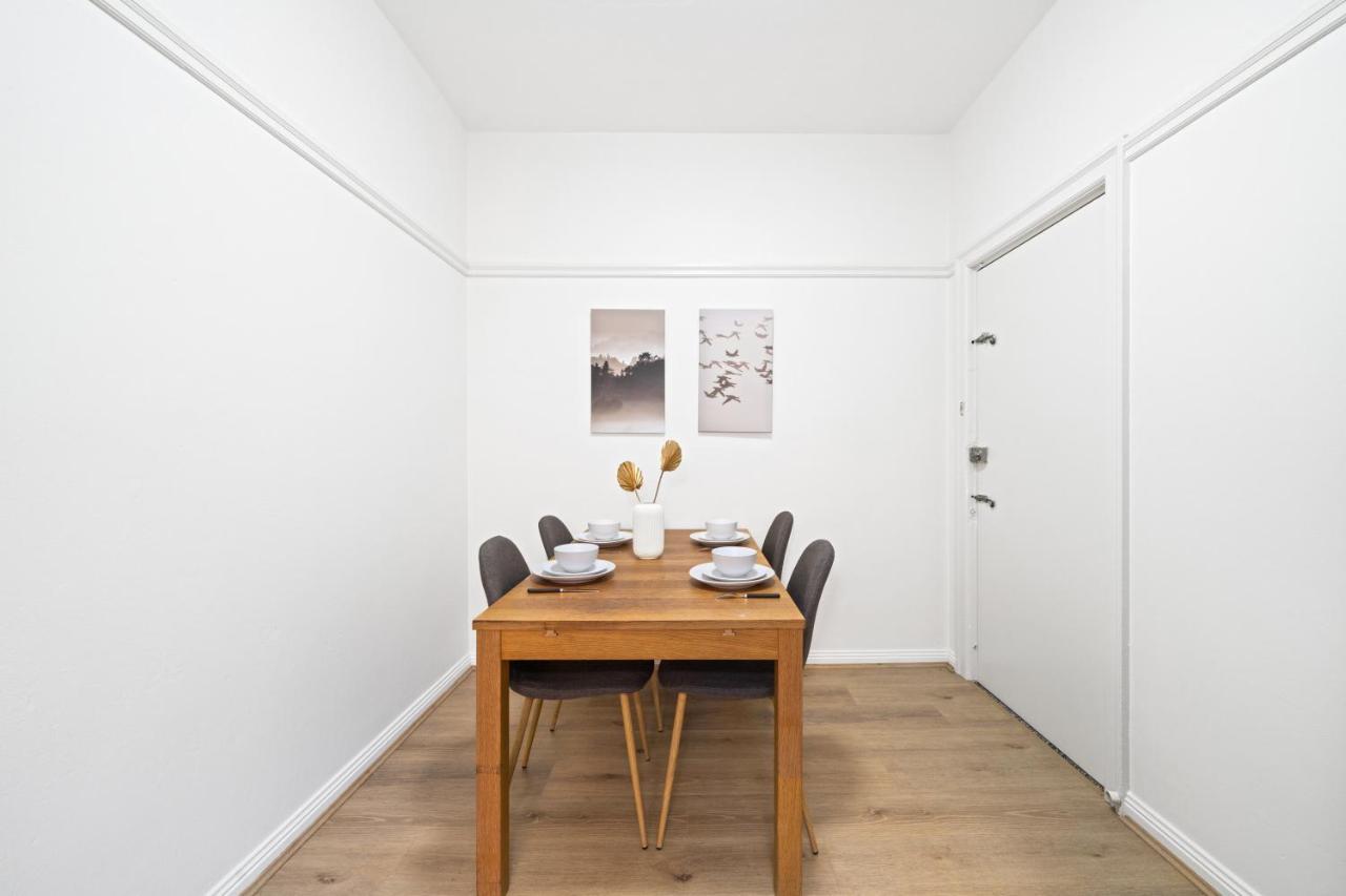 Burwood City Newly Renovated 2 Bed 2 Bath Free Private Parking Big Apt Cité de Cité de Sydney Extérieur photo