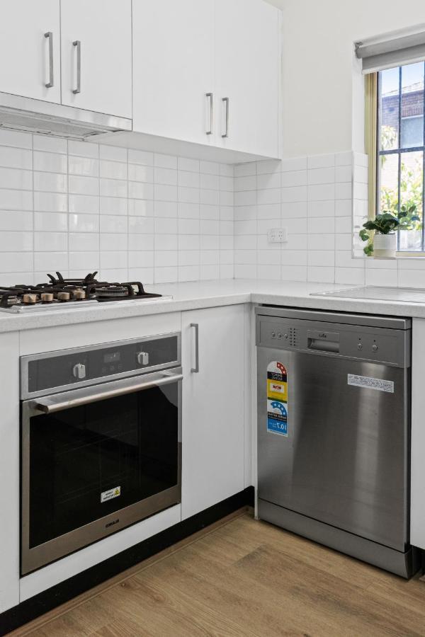 Burwood City Newly Renovated 2 Bed 2 Bath Free Private Parking Big Apt Cité de Cité de Sydney Extérieur photo